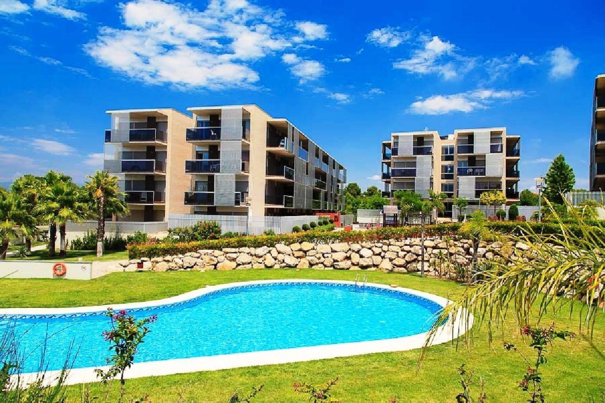 Paradise Village Litoral Costa Dorada Σαλού Εξωτερικό φωτογραφία